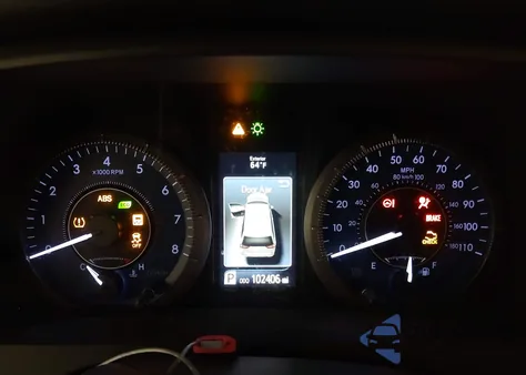 2016 Toyota Sienna Xle 8 Passenger z USA, uszkodzony, nr VIN 5TDYK3DC7GS730188